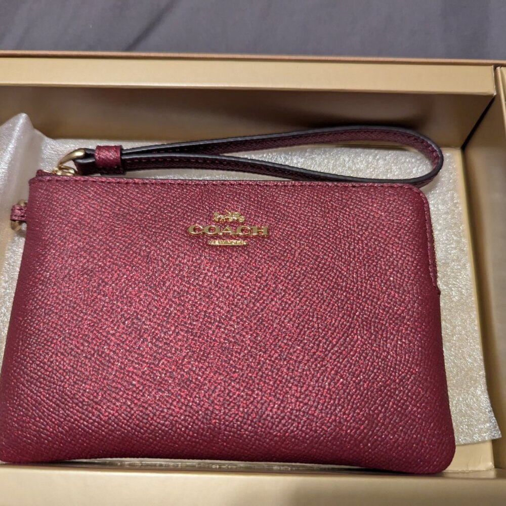 NIB - Coach - Sparkly Maroon Wristlet - Picture 2 of 5